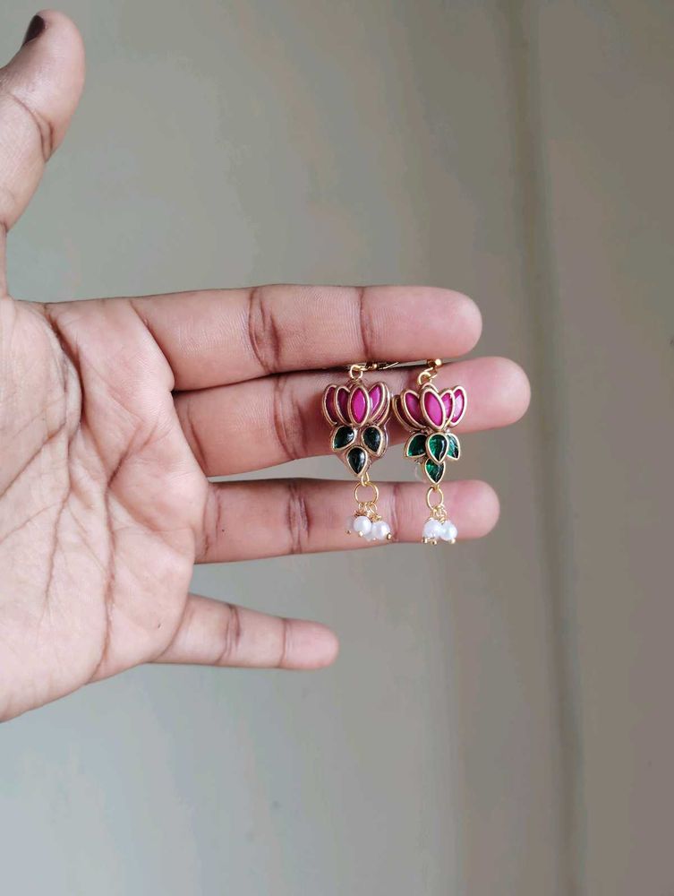 OfferLotus Pendant Kundan Invisible Chain Necklac