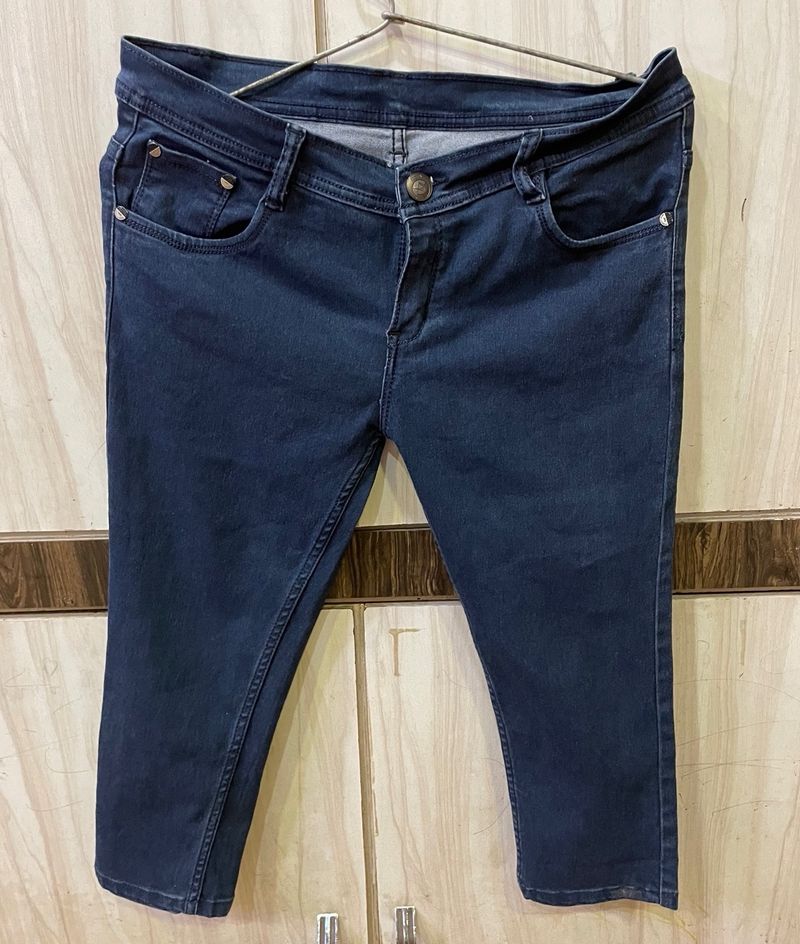 GIRLS DENIM CAPRI WITH NO FLAWS LIKE NEW