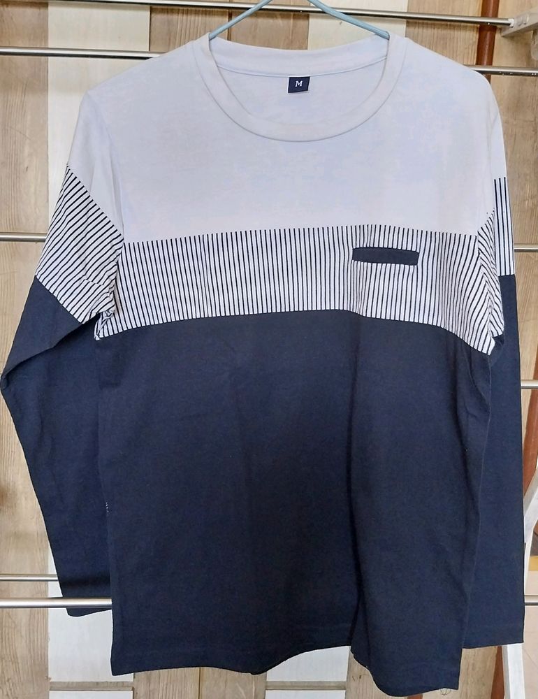 Men Round Neck Blue And White Full Sleeves Tshirt