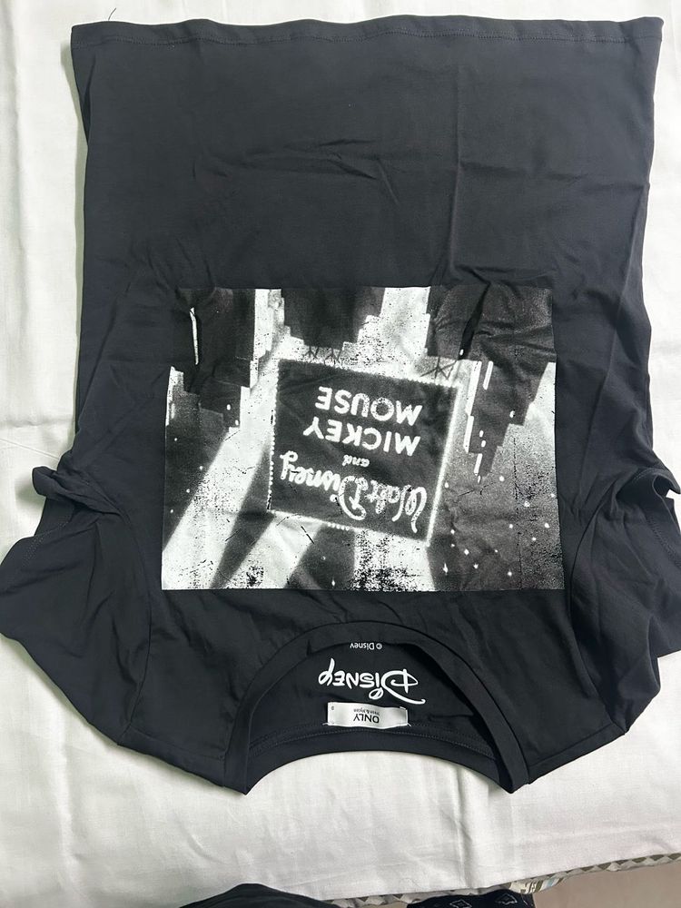 UNWORN Disney Tee ONLY