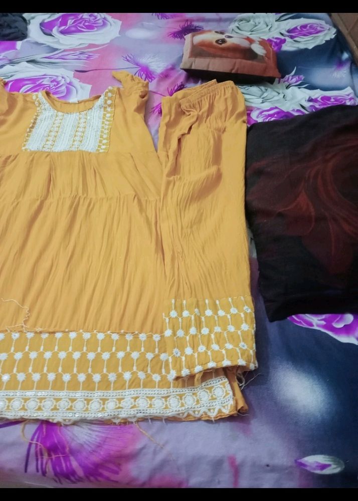 Nayra Cut Suit