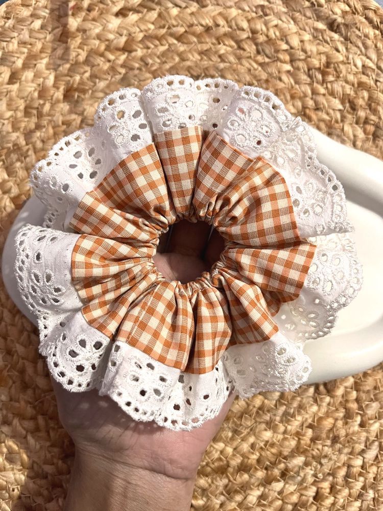 Ghingham lace scrunchie