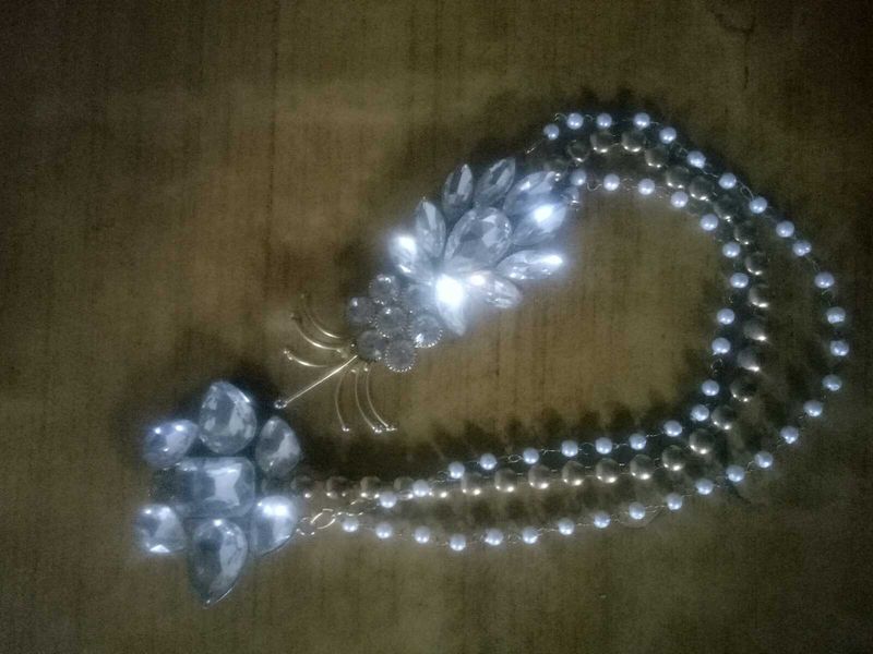 Stylish Designer Brooch – Like New | Bloch