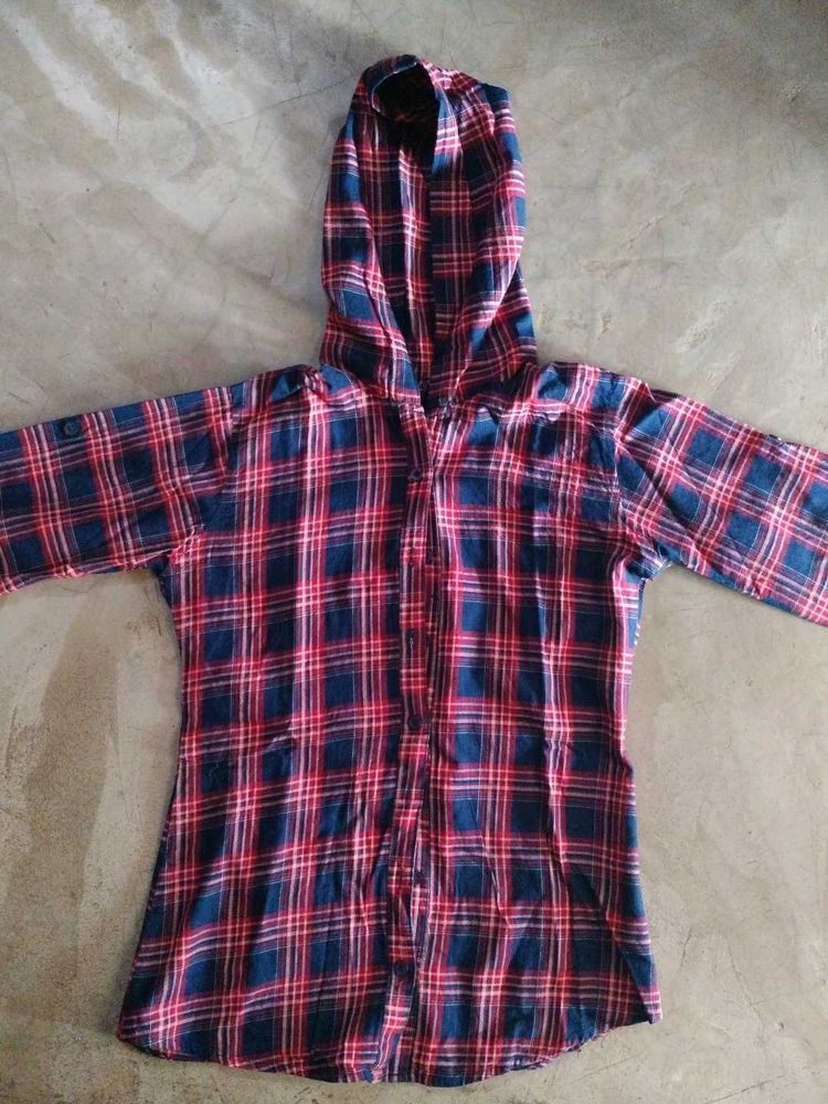 Cool kid&#39;s shirt with cap