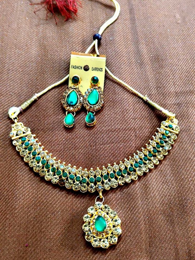 Green Stone Jewelry Set