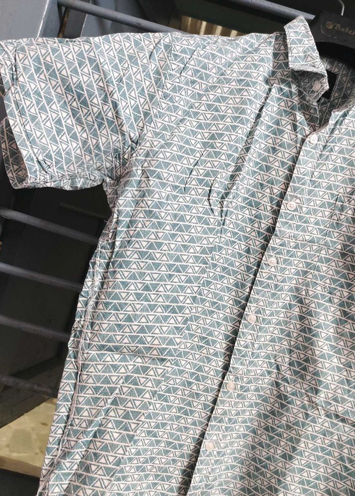 Triangle Pattern Short Sleeve Shirt