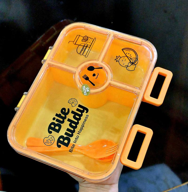Bite Buddy 4 compartment LUNCH BOX🌸