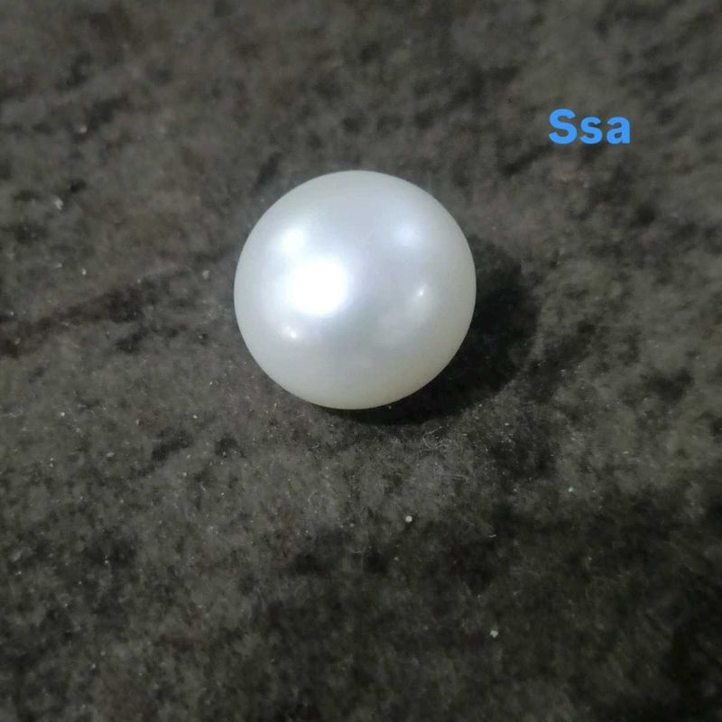Lustrous White Pearl