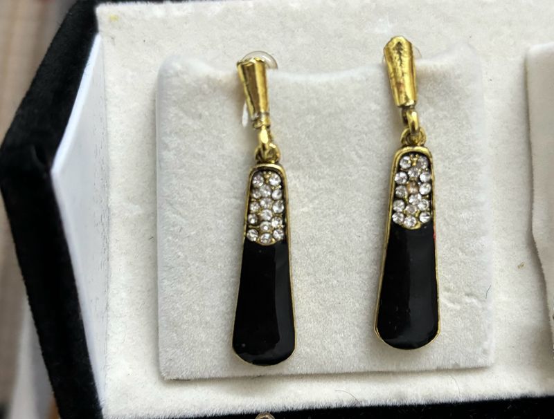 Earrings (Black &amp; Golden Colour)
