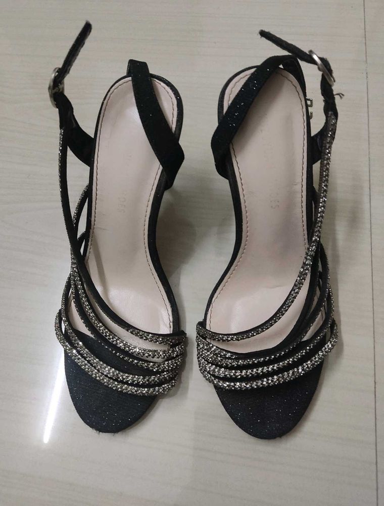 Black Shimmering Heel