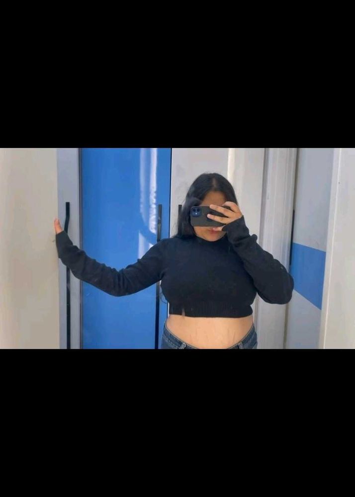 Black Crop Top - Trendy Style