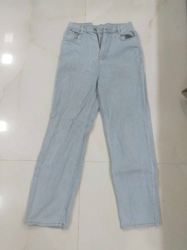 Light Wash Straight Leg Jeans