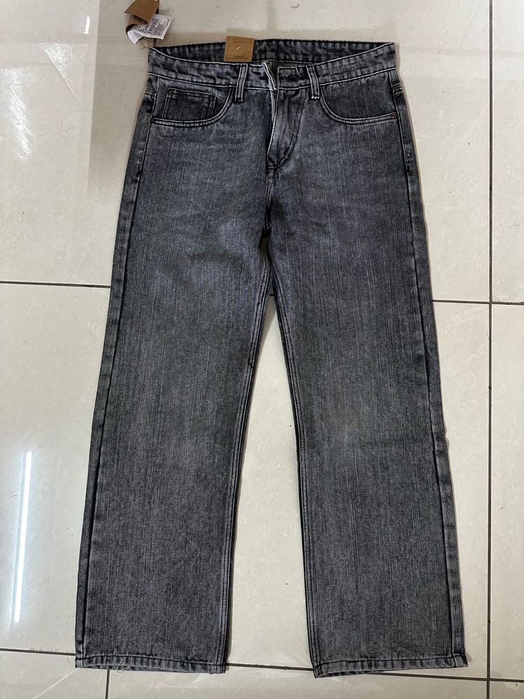 Available in 28,32 waist