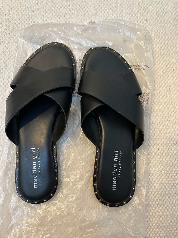 Steve Madden Black Cross Strap Flat Sandals