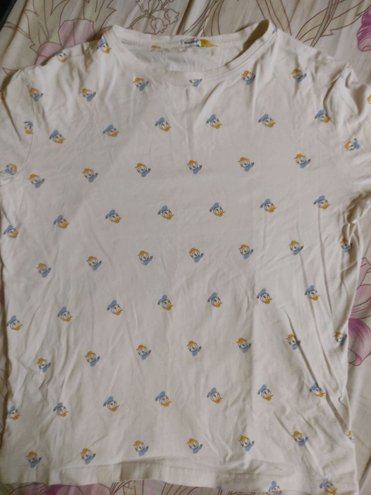 Unisex Donald Duck Tshirt(Size- L)