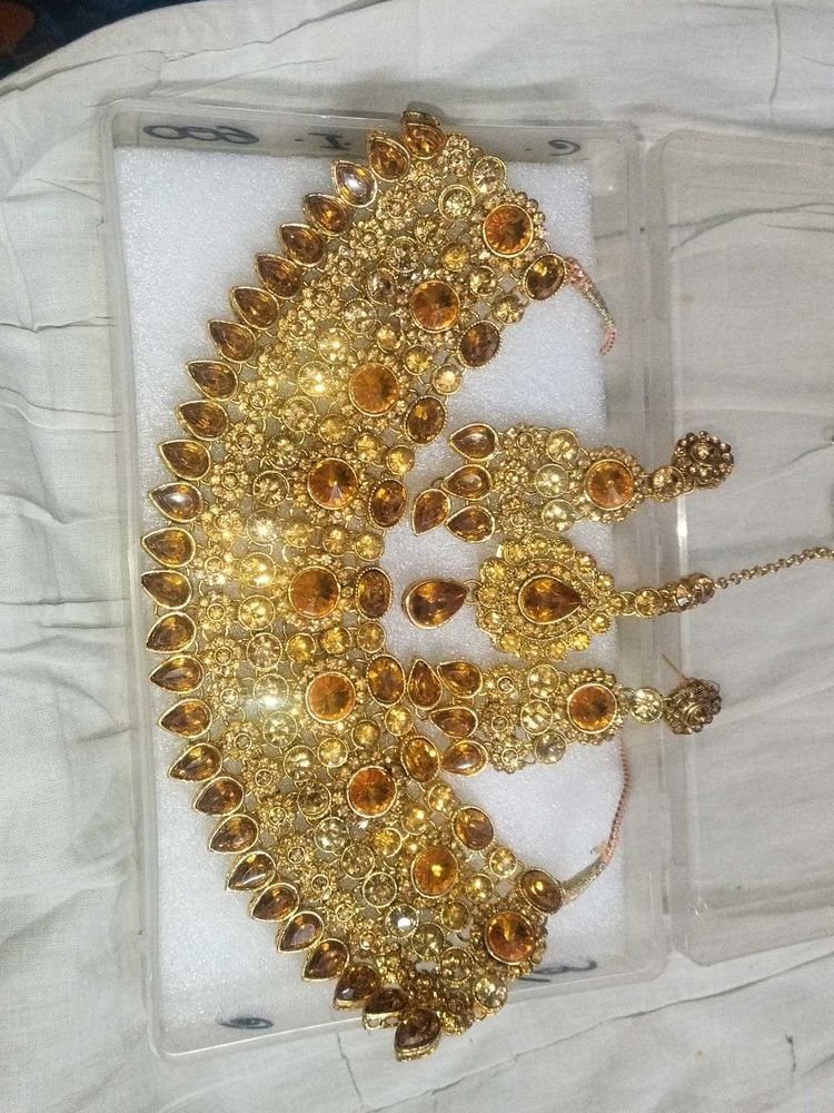 Gold-toned Wedding Jewellery Set