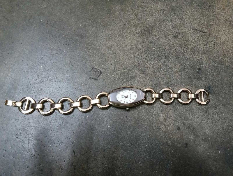 Elegant Women&#39;s Watch