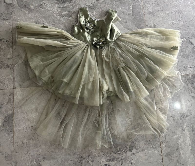 Enchanting Sage Green Tulle Party Dress for Girls