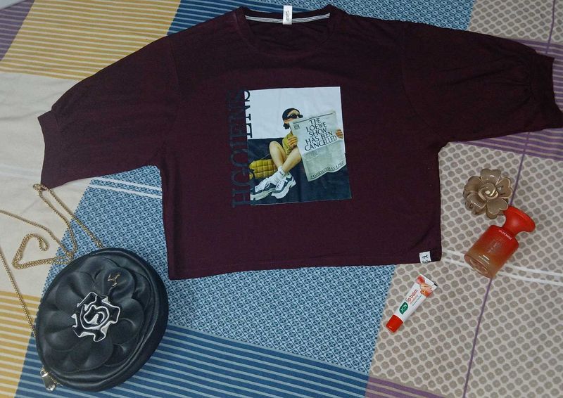 Burgundy Graphic Print Tee  ❤️ ✨️