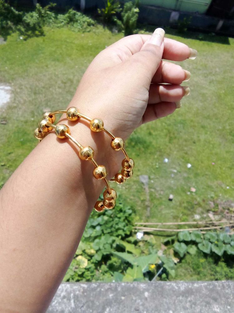 Gold Ball Bangle Set