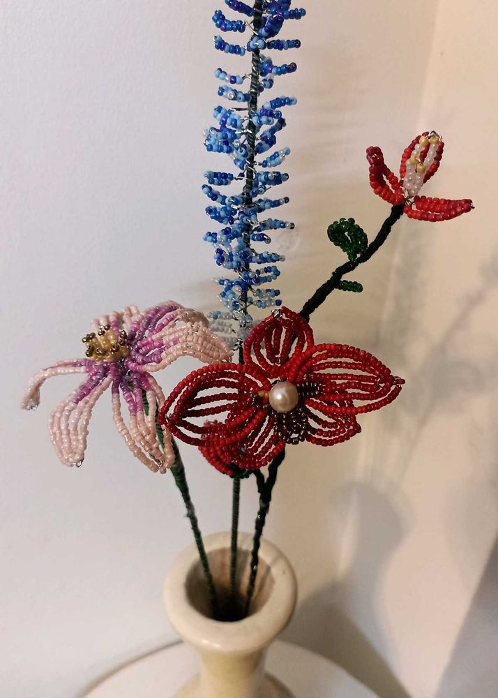 Beaded Flowers Showpiece