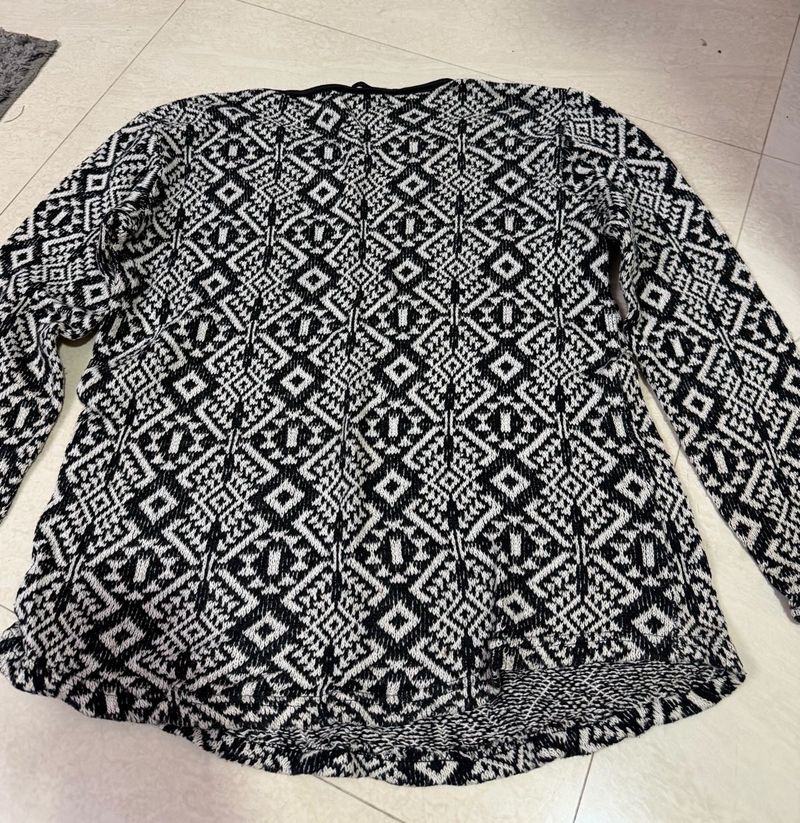 Patterned Long Sleeve Top