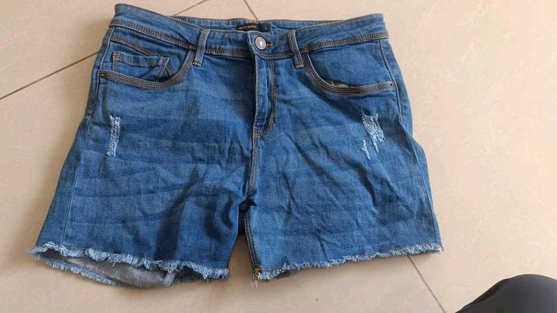 blue denim shorts women