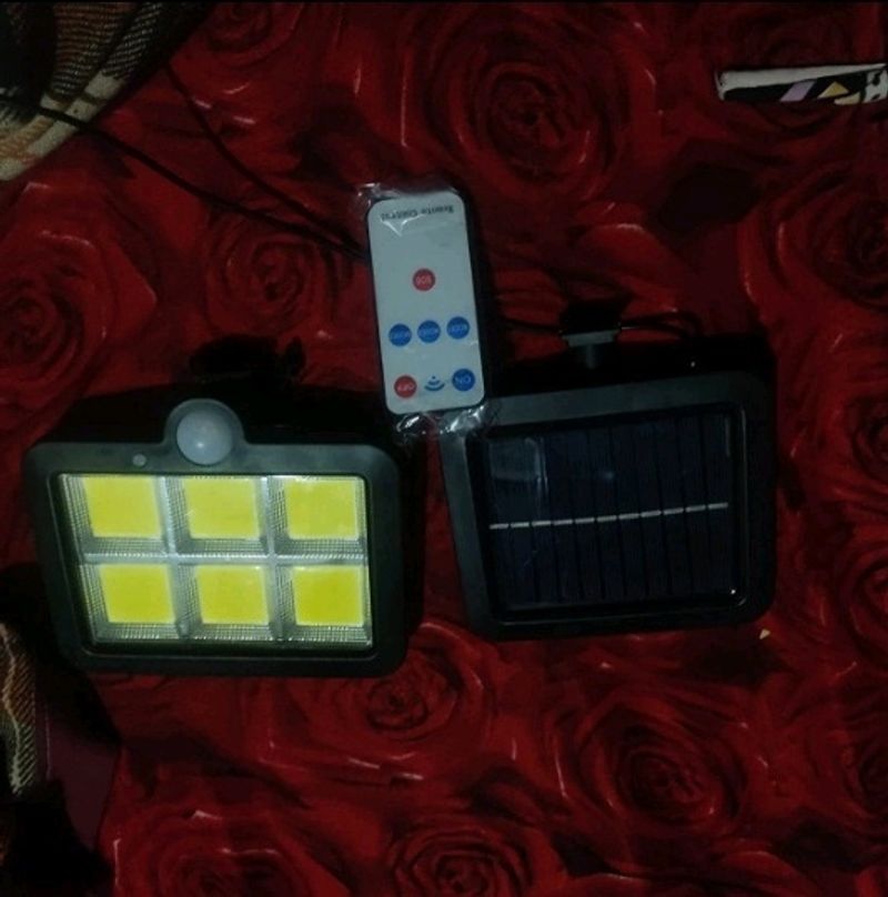 Split Solar Induction Lamp With Remote Control..