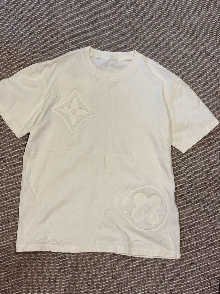 White Tshirt