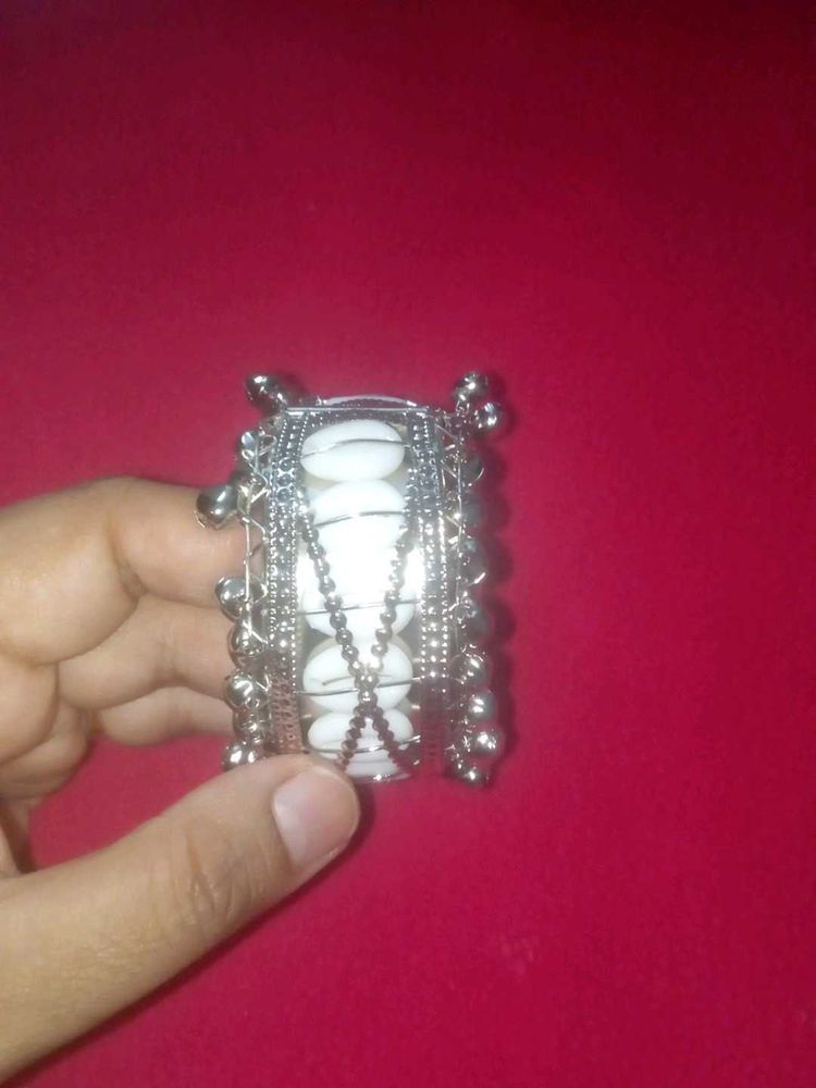 Shell Bangle Bracelet
