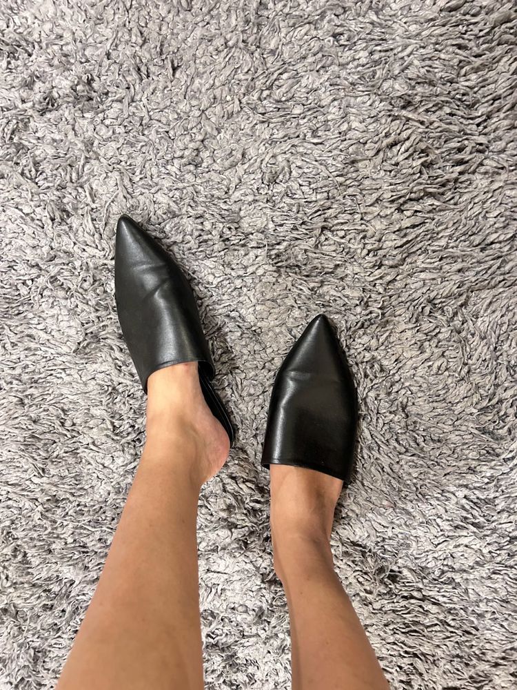 Black Pointed Toe Mules