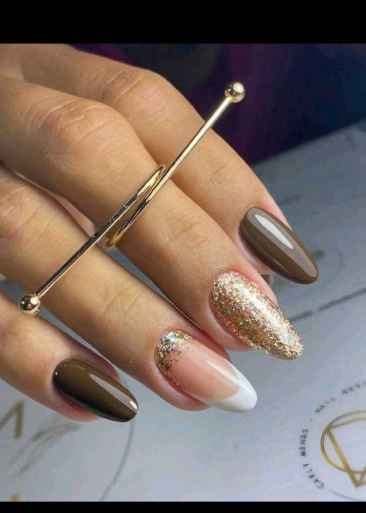 Glitter Press On Nails 💅🏻