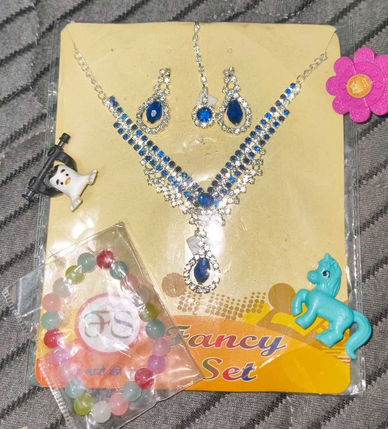 Jewellery Set With Free Bracelet
