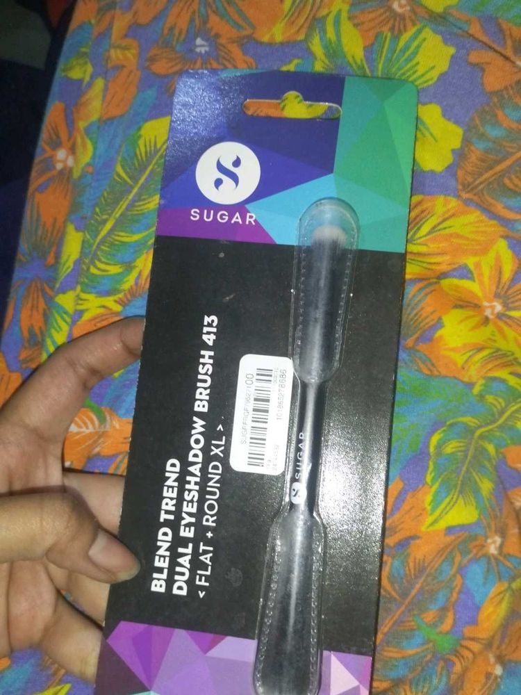 SUGAR Dual Eyeshadow Brush