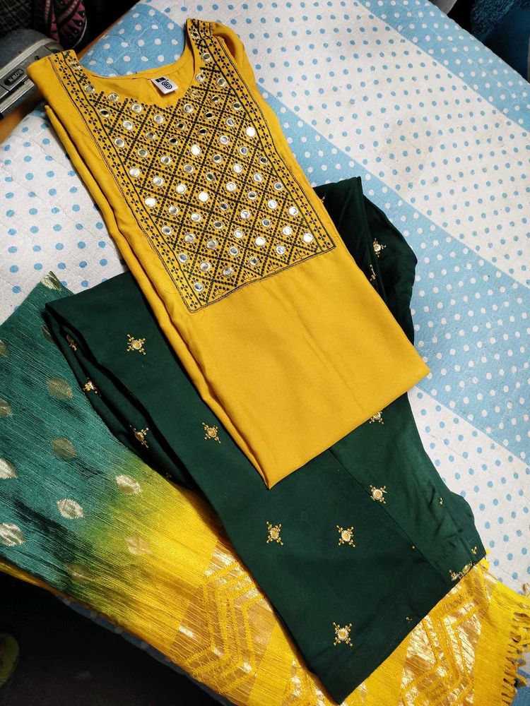 New Beautiful Kurta Set On Sale!