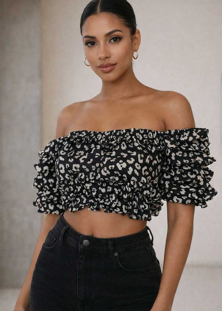 Off-Shoulder Leopard Print Top