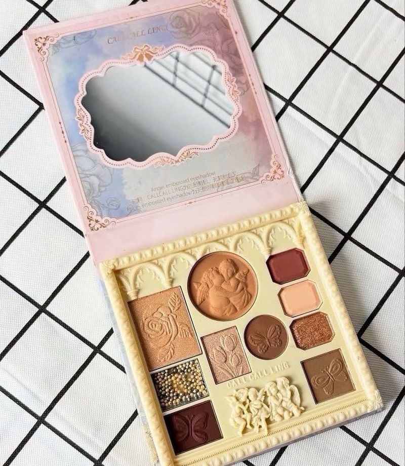 CALL CALING EYESHADOW PELLET