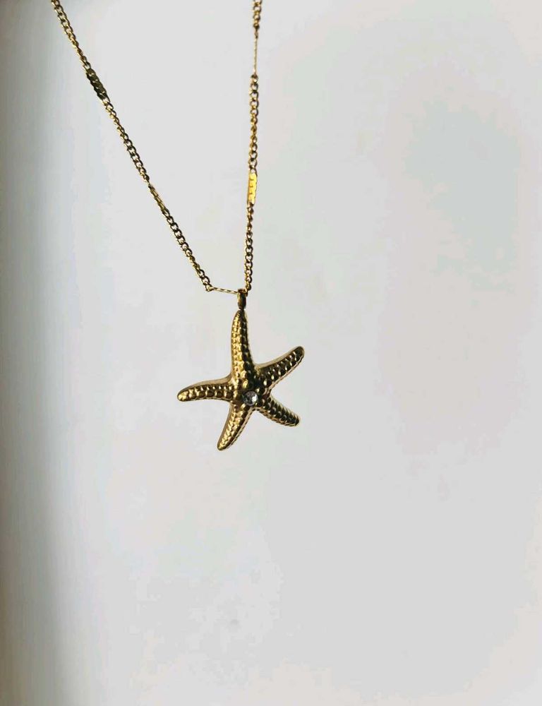 Starfish Pendant Necklace