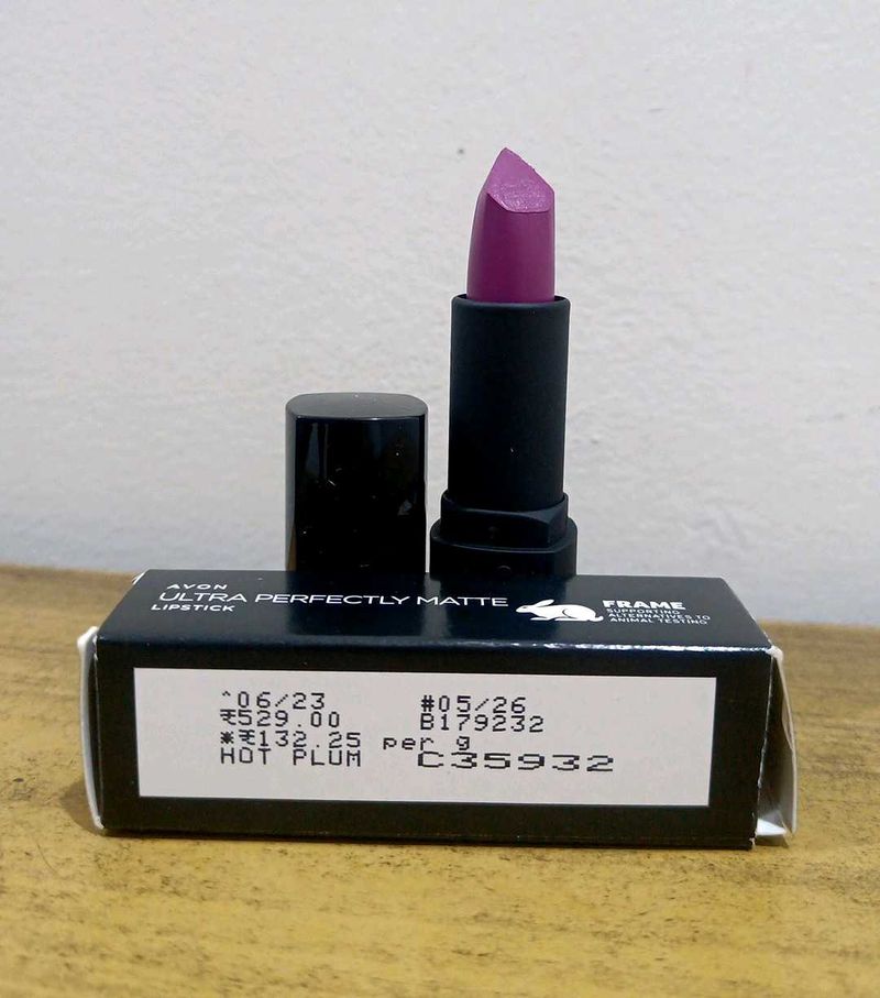 Avon Perfectly Matte lipstick Hot Plum