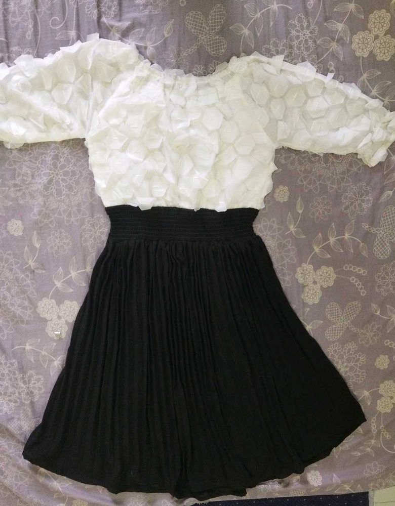 A party wear short dress