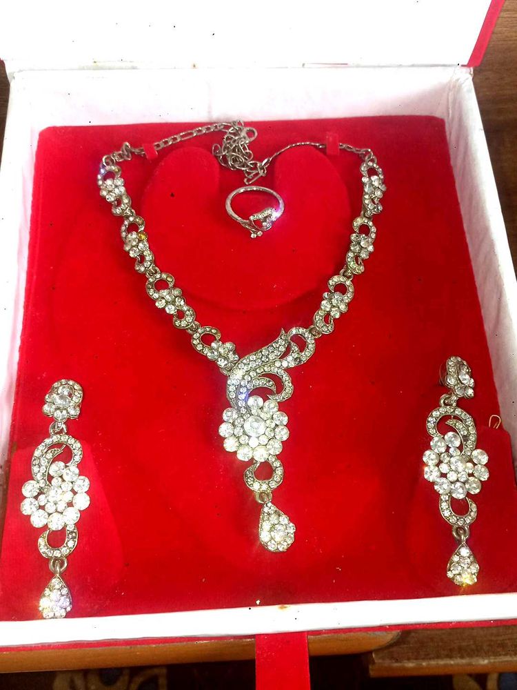Elegant Jewelry Set