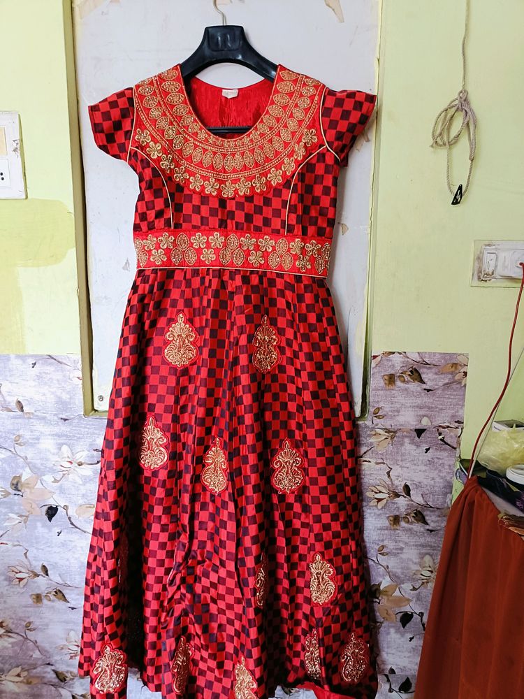 Entic Gown