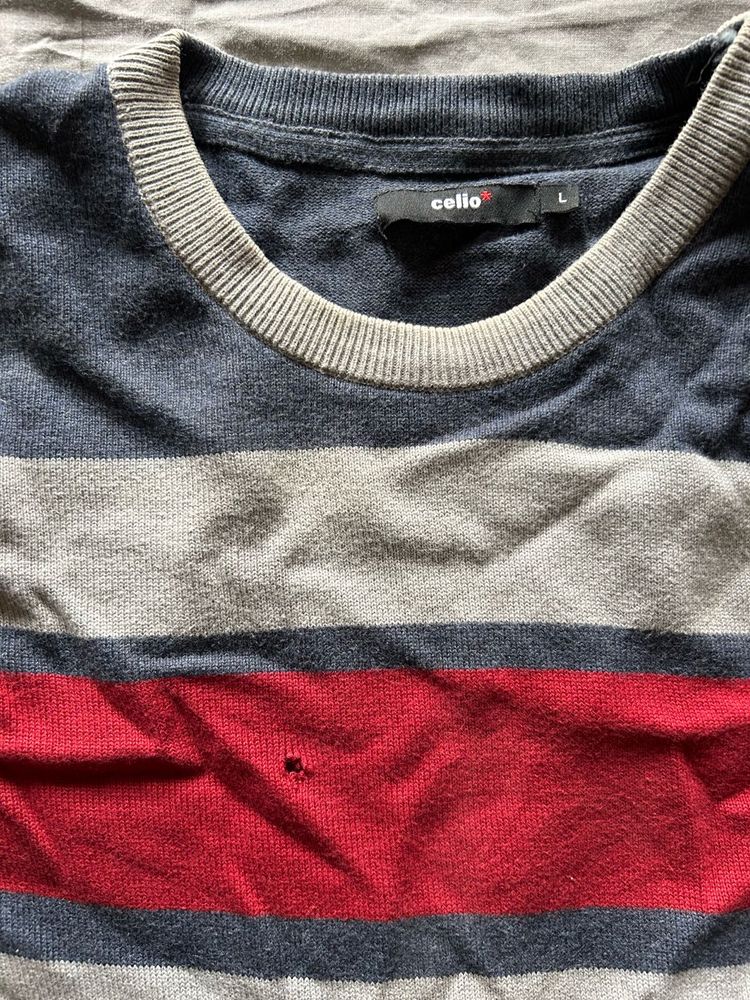 Celio tshirt With A Small Hole On Front