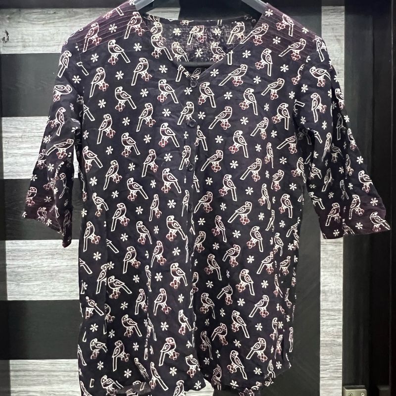 Cute Looking Top With Button