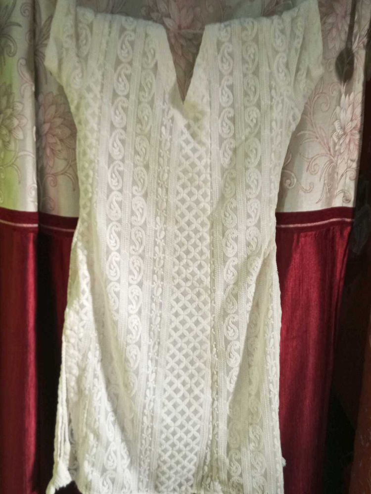 Elegant White Embroidered Kurti