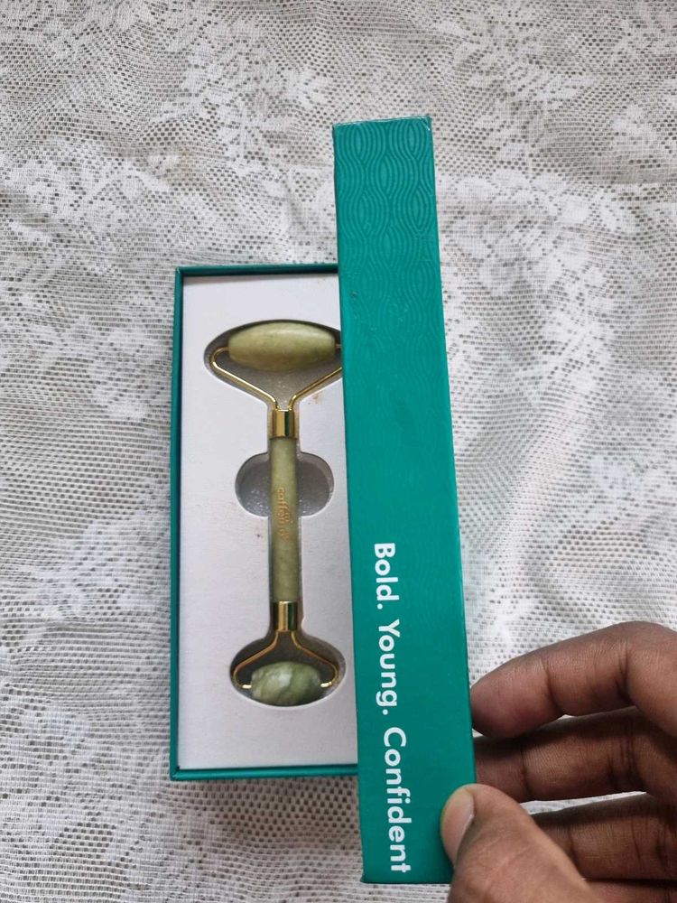 mCaffeine Jade Roller - Face Massager