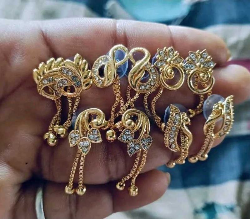 EARRINGS ( 5 PAIR OF COMBO)