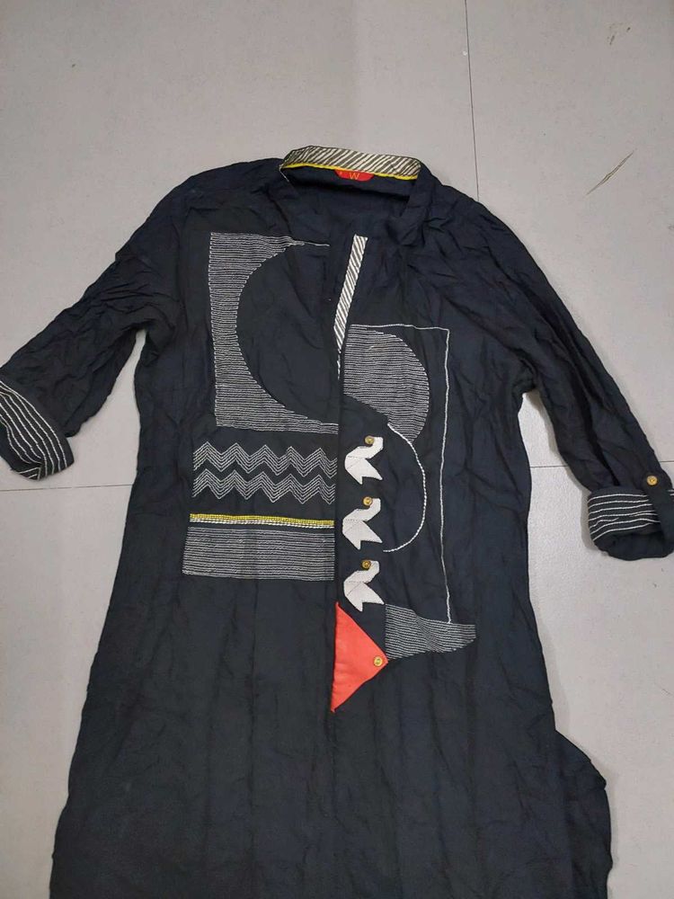 W Black Kurti