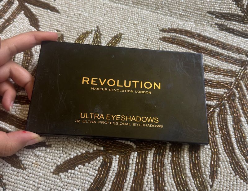 Revolution Ultra Eyeshadow Palette