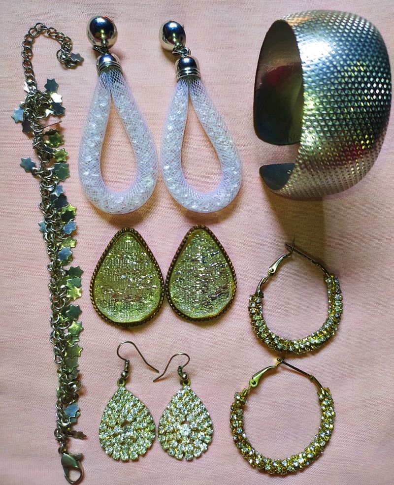 4 EARRINGS &amp; 2 BANGLES JUST = 79/-